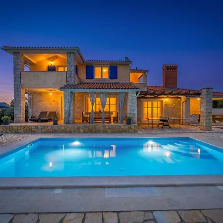 Vila Oliva Near Pula For 9 Persons With Private Pool, Sea View & Beautiful Outside Area - 3 Km From *