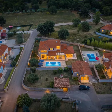 Oliva Near Pula For 9 Persons With Private Pool, Sea View & Beautiful Outside Area - 3 Km From Vila *