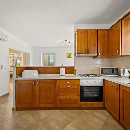 Vila Oliva Near Pula For 9 Persons With Private Pool, Sea View & Beautiful Outside Area - 3 Km From *