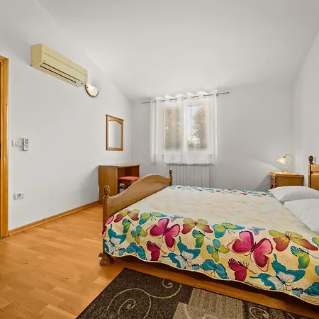 Oliva Near Pula For 9 Persons With Private Pool, Sea View & Beautiful Outside Area - 3 Km From *