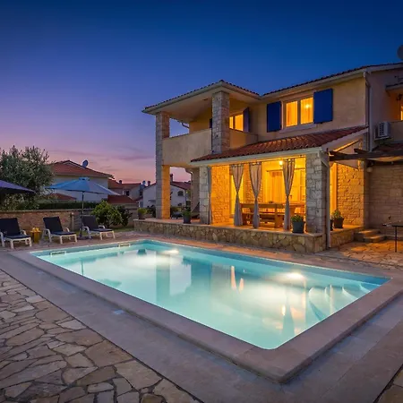 Oliva Near Pula For 9 Persons With Private Pool, Sea View & Beautiful Outside Area - 3 Km From Vila