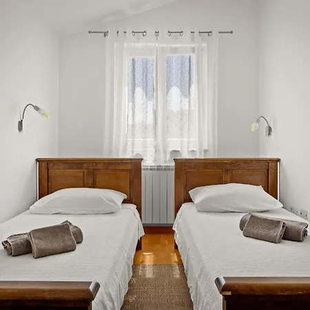 Oliva Near Pula For 9 Persons With Private Pool, Sea View & Beautiful Outside Area - 3 Km From Vila *