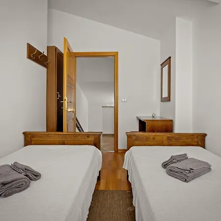 Vila Oliva Near Pula For 9 Persons With Private Pool, Sea View & Beautiful Outside Area - 3 Km From *